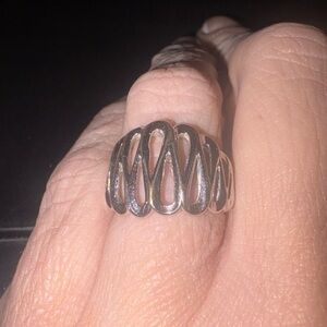 Elegant Vintage Silver tone Wave Ring size 7